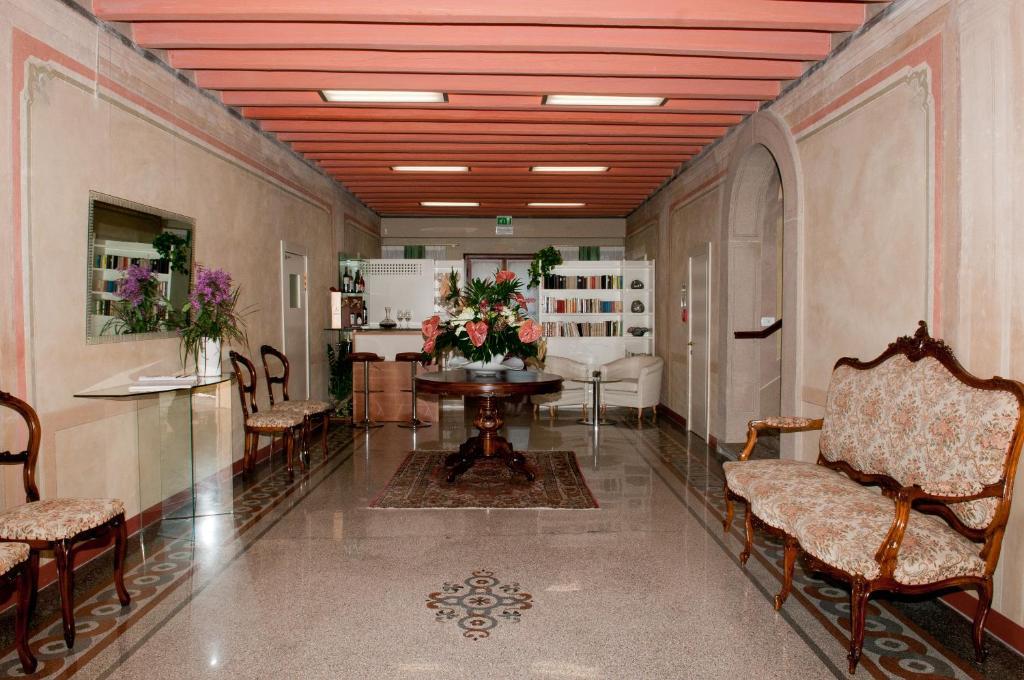 Hotel Villa Maternini Vazzola ภายนอก รูปภาพ