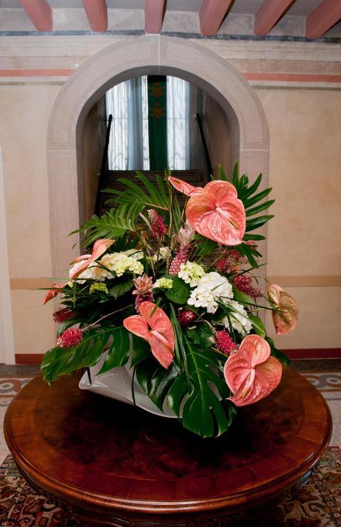 Hotel Villa Maternini Vazzola ภายนอก รูปภาพ