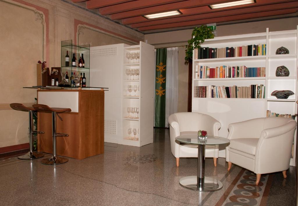 Hotel Villa Maternini Vazzola ภายนอก รูปภาพ