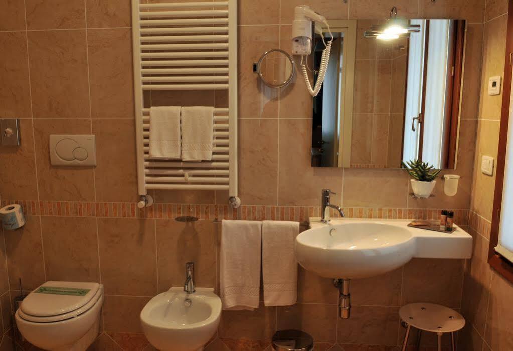 Hotel Villa Maternini Vazzola ภายนอก รูปภาพ
